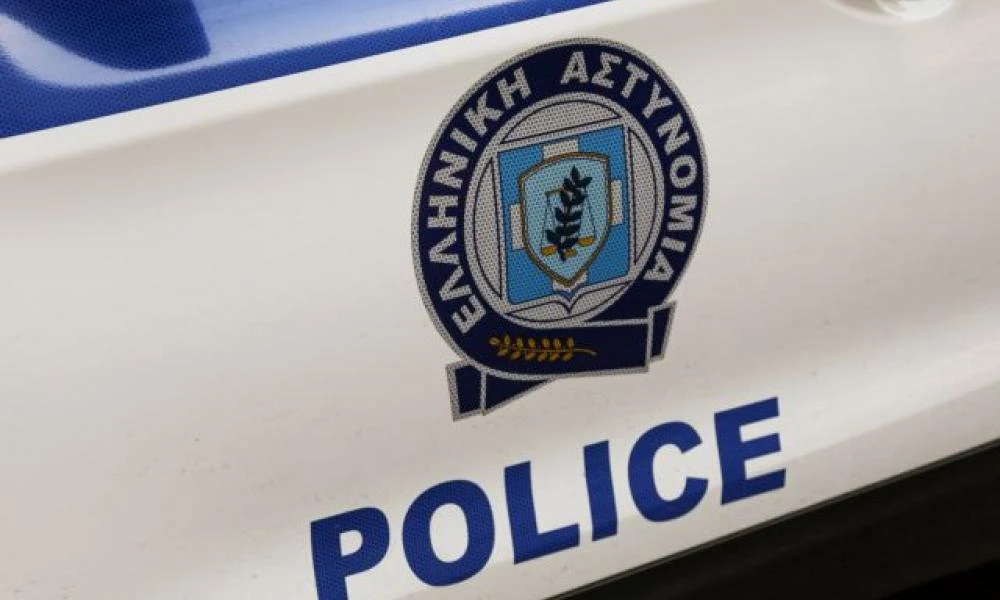 Πατήσια: Συνελήφθη μετά από καταδίωξη διακινητής μεταναστών- Μετέφερε σε βαν στοιβαγμένα 15 άτομα